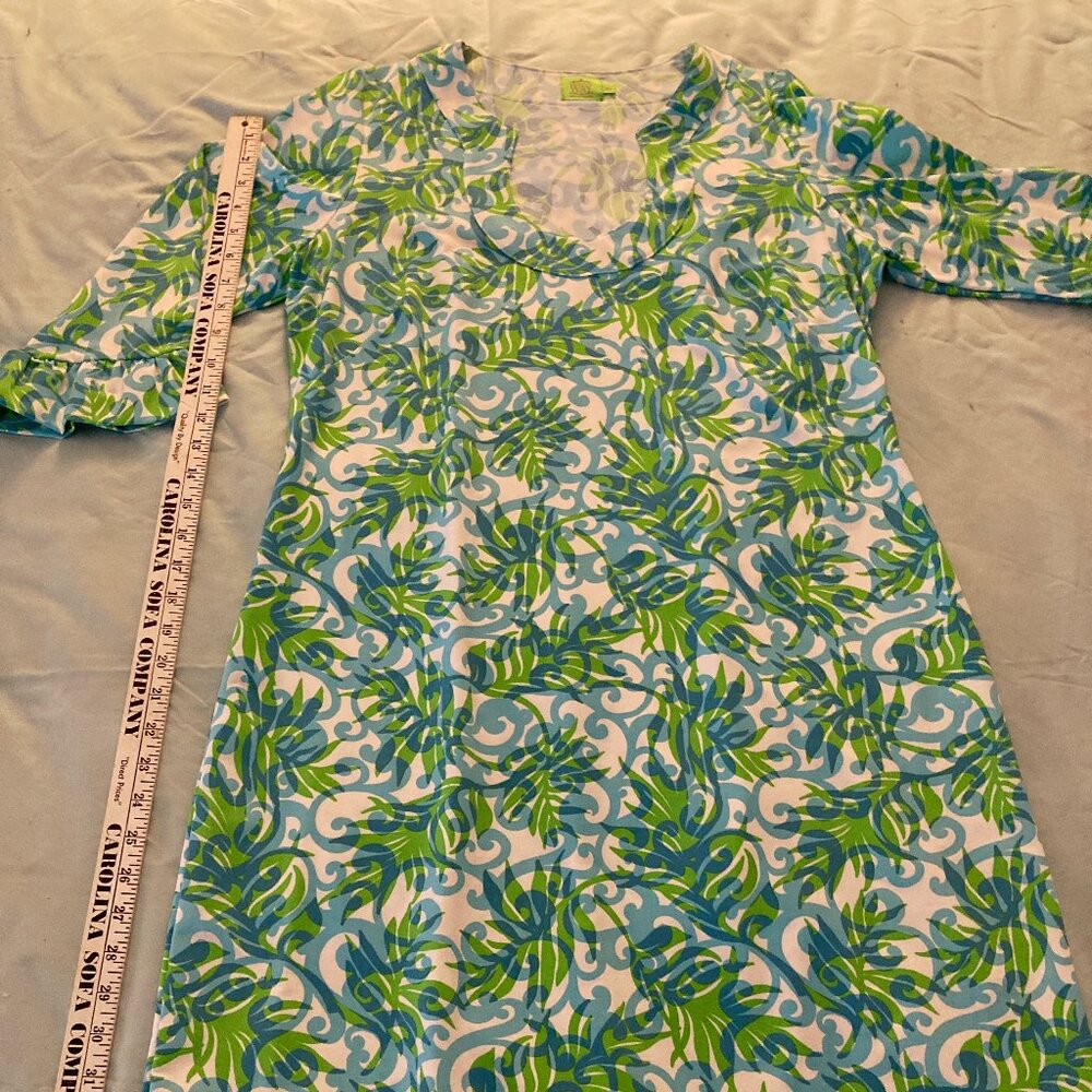 Katherine Way v-neck 3/4 sleeve with ruffle; NWT